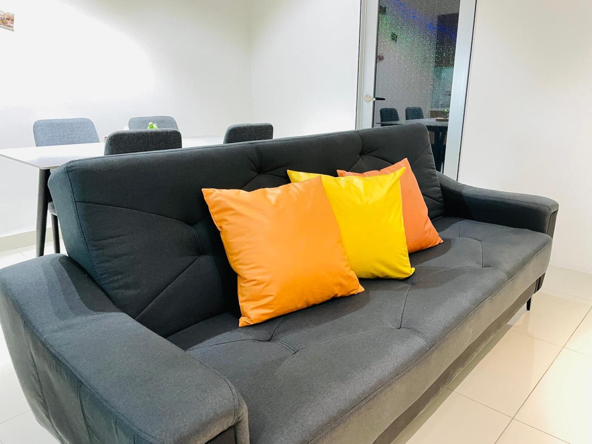 Palazio Mount Austin 2Br Studio Pool View With Tv Box-3 Plus 1 Pax C2-07 Johor Bahru Zewnętrze zdjęcie