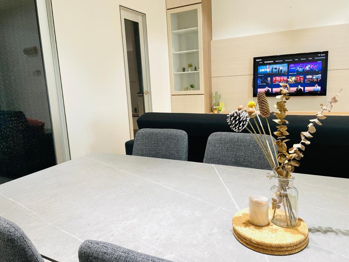 Palazio Mount Austin 2Br Studio Pool View With Tv Box-3 Plus 1 Pax C2-07 Johor Bahru Zewnętrze zdjęcie