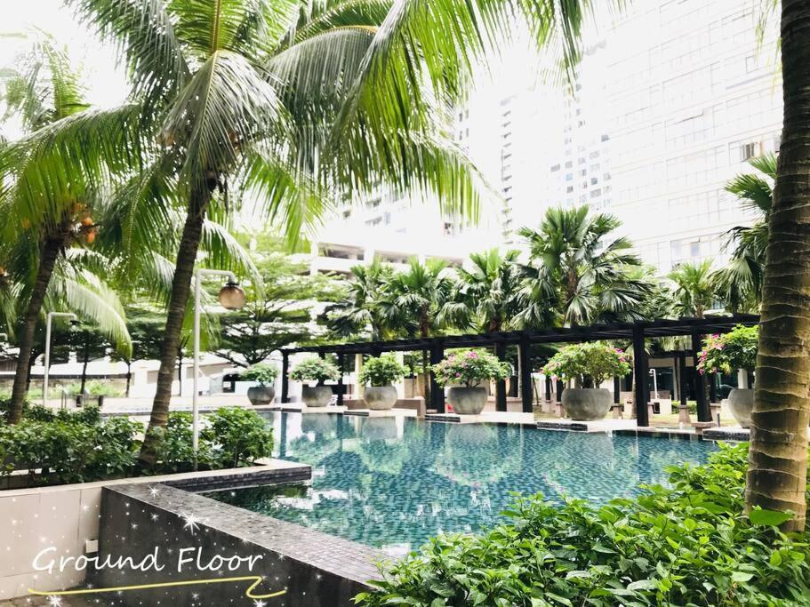 Palazio Mount Austin 2Br Studio Pool View With Tv Box-3 Plus 1 Pax C2-07 Johor Bahru Zewnętrze zdjęcie